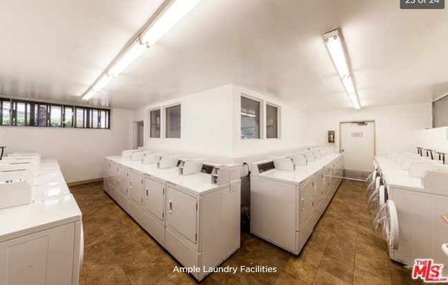 Building Photo - 8650 Gulana Ave