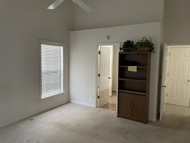 Foto del edificio - 321 Meadow Valley Rd