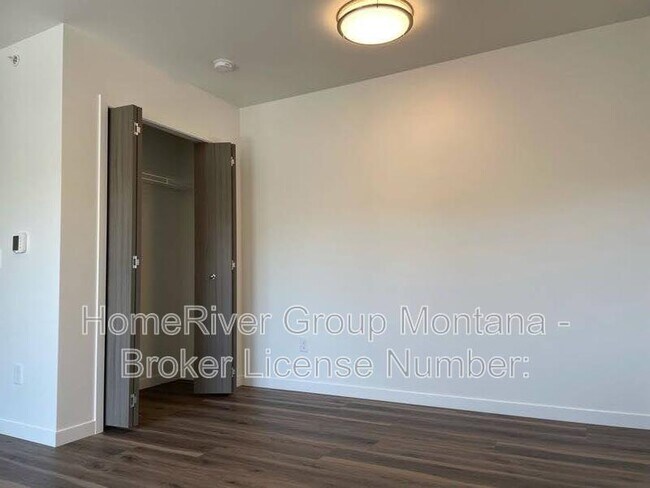 Building Photo - 1355 Rodgers St