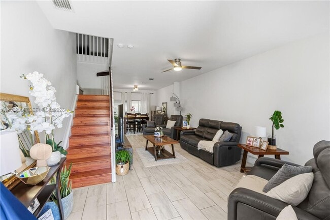 Foto del edificio - 1844 SW 102nd Way