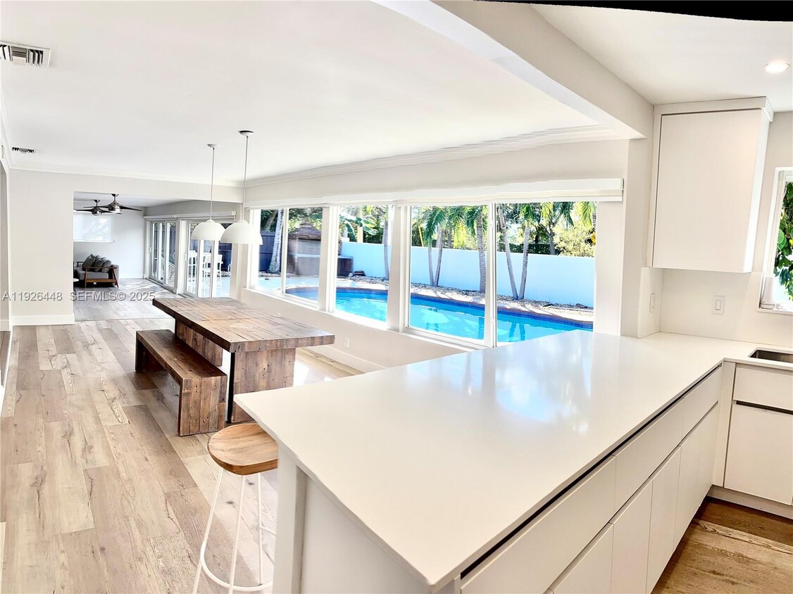 Foto principal - 19340 NE 18th Ct