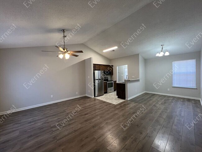 Foto del edificio - 7065 Village Ln