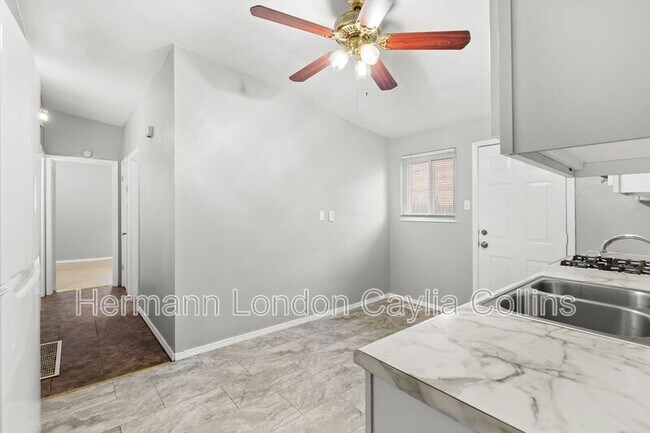 Foto del edificio - 9456 Calwood Dr