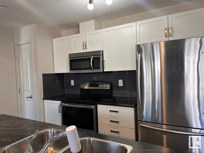 Photo du bâtiment - 5515 7 Ave SW