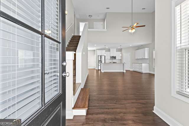 Building Photo - 517 Lago Ct