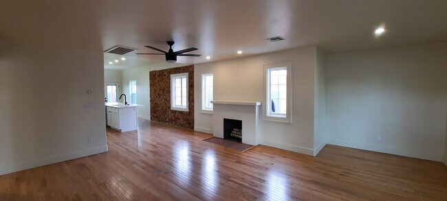Building Photo - 2234 N Evergreen St