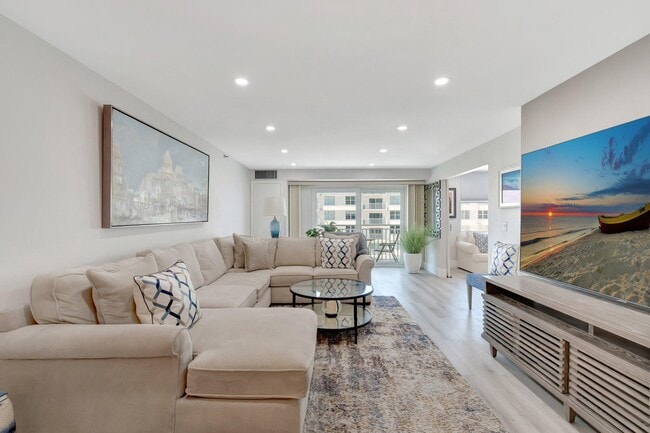 Building Photo - 4511 S Ocean Blvd