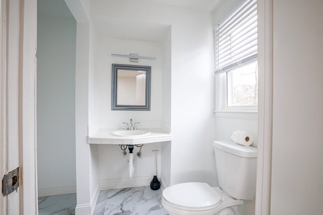 Foto del edificio - 2692 Whites Mill Ct