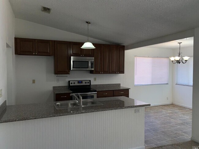 Building Photo - 203 Providence Pl