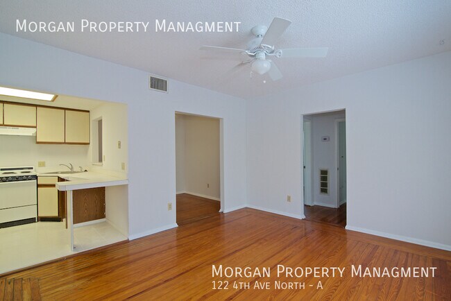 Foto del edificio - COMING SOON: BEST LOCATION !! First Floor ...
