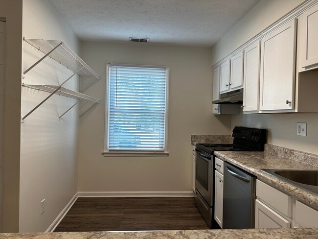 Foto del edificio - 727 Spring Meadows Dr