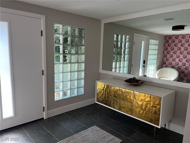 Foto del edificio - 1001 Griffith Ave