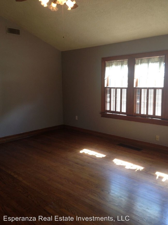 Building Photo - 2 br, 1 bath House - 534 E. Boyd