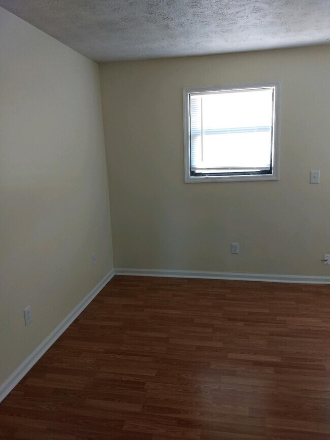 Building Photo - 244 Landings Dr