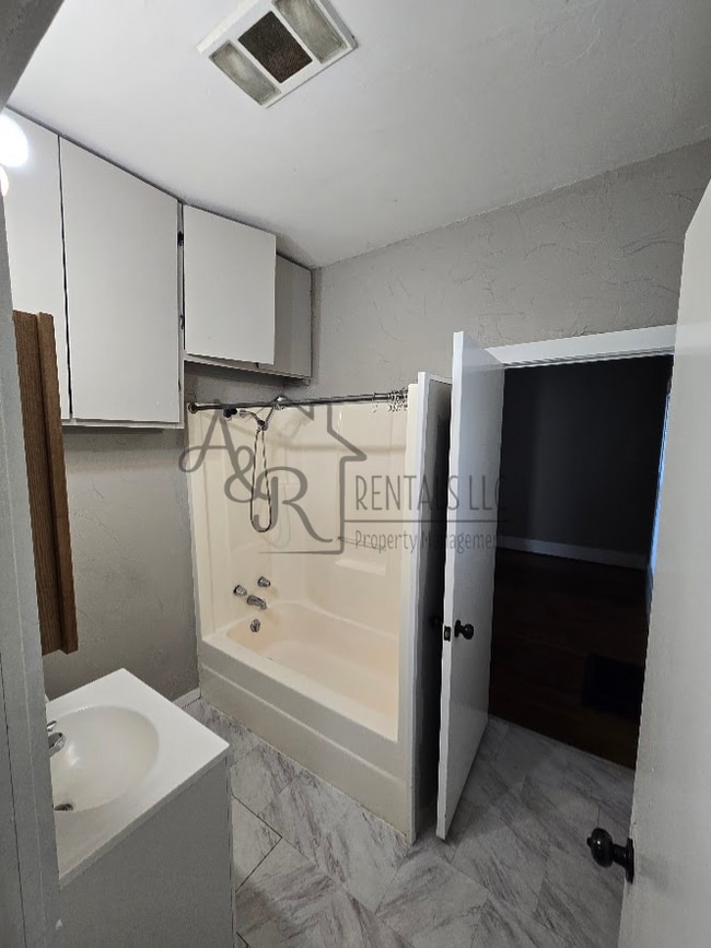 Foto del edificio - 103 E 17th St