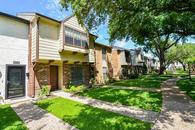 Building Photo - 10324 Longmont Dr