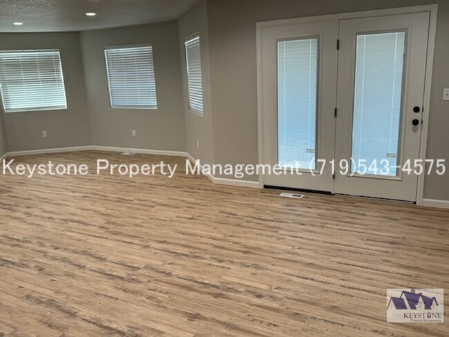 Building Photo - Beautiful 3 Bedroom Ranch Home with Mountain Views in Pueblo West 3 Bedroom/2 Bathroom/3 Car Gara...