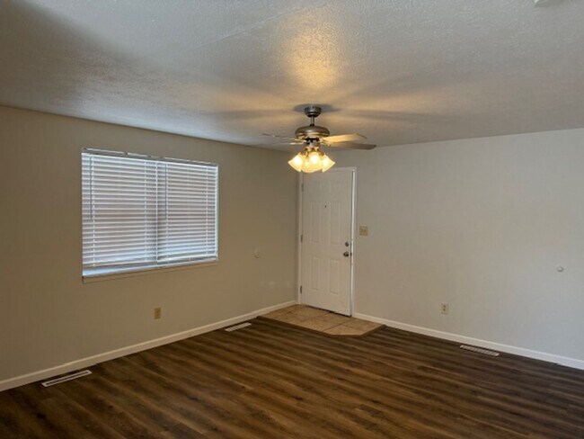 Foto del edificio - 2505 S Ingram Mill Rd