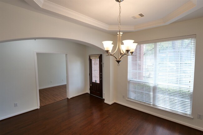 Building Photo - 6119 Lakenshire Falls Ln