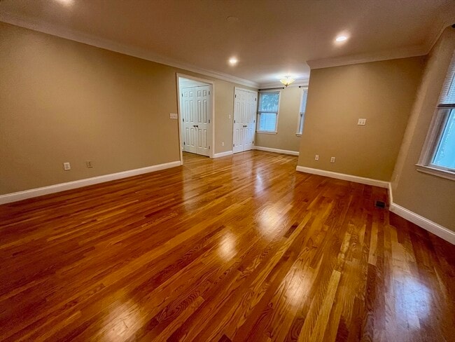 Foto del edificio - 6 N Park St