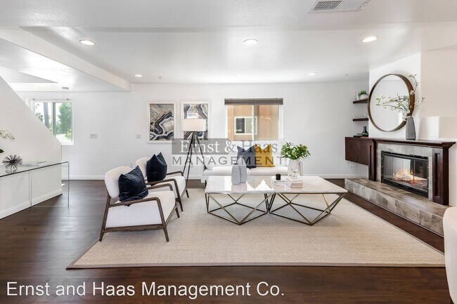 Foto del edificio - 2 br, 2.5 bath House - 7683 Yorktown Ave.