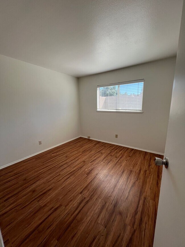 Foto del edificio - 963 Talbert Ave