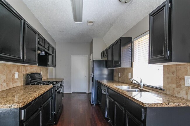 Building Photo - 13907 Beckwith Dr