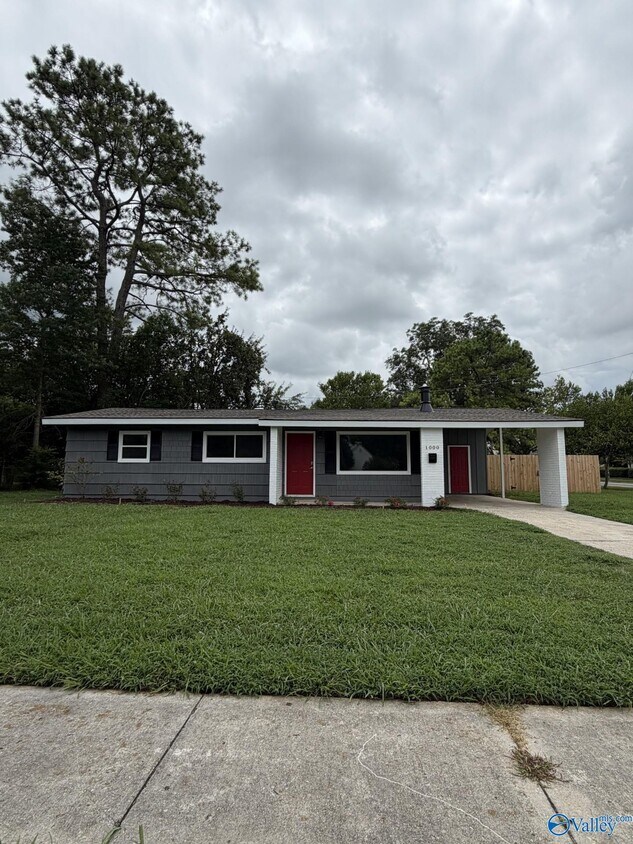 Foto del edificio - 1000 Lowell Dr SE