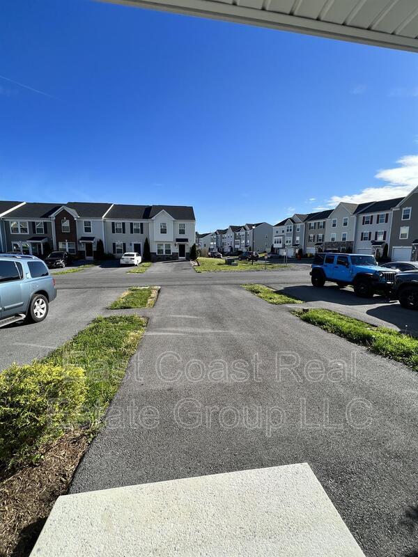 Building Photo - 82 Teakwood Dr