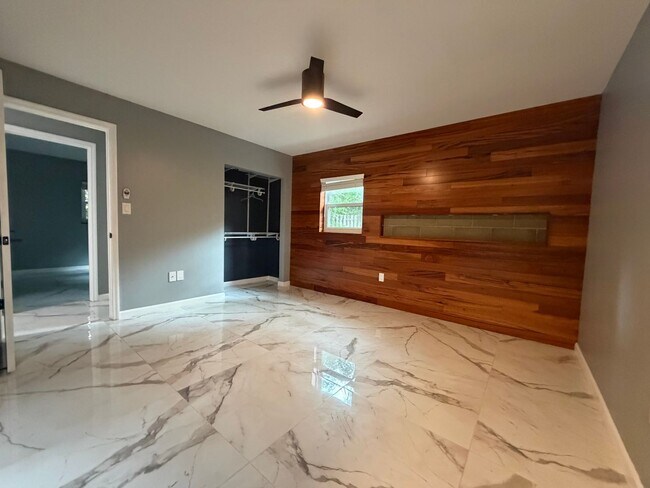 Foto del edificio - 3330 NW 24th Ave
