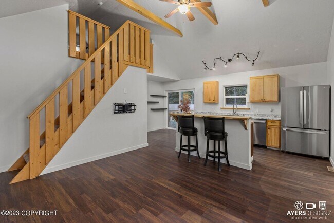 Building Photo - 40111 Frogberry Street