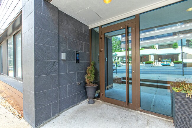 Foto del edificio - 700 Roeder Rd