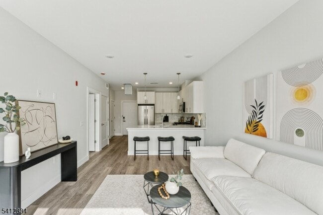 Foto del edificio - 140 W Webster Ave