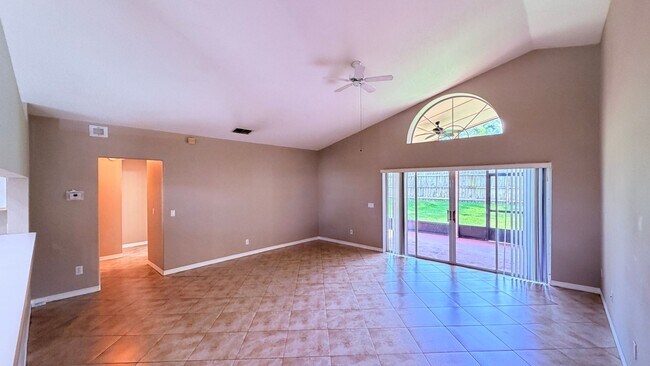Building Photo - Beautiful, 4 Bedroom, 3 Bathroom Home!!