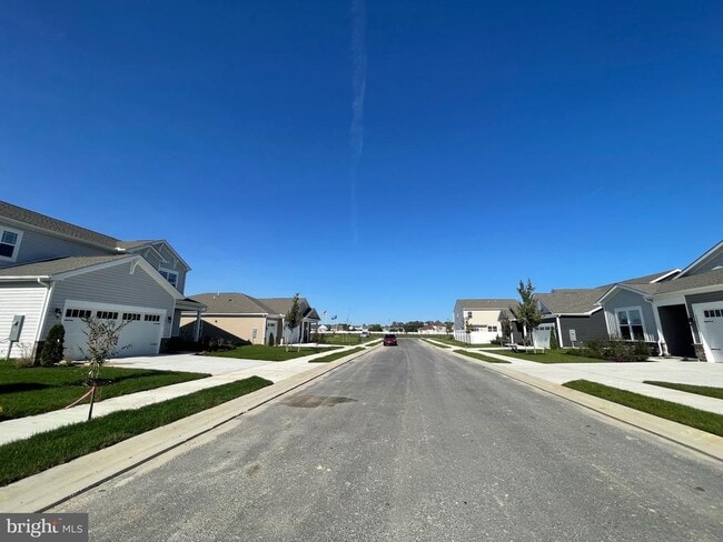 Building Photo - 33016 Blue Iris Rd