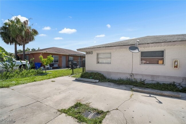Building Photo - 3660 Seminole Ave