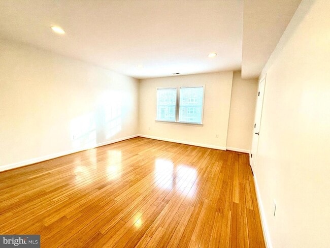 Foto del edificio - 937 Randolph St NW