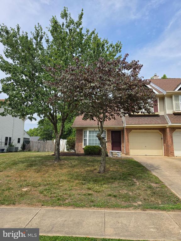 Building Photo - 9 Gristmill Dr