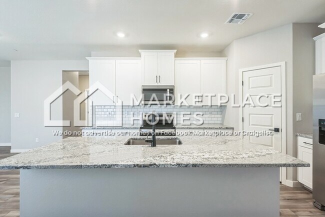 Foto del edificio - 10281 North 115th Avenue