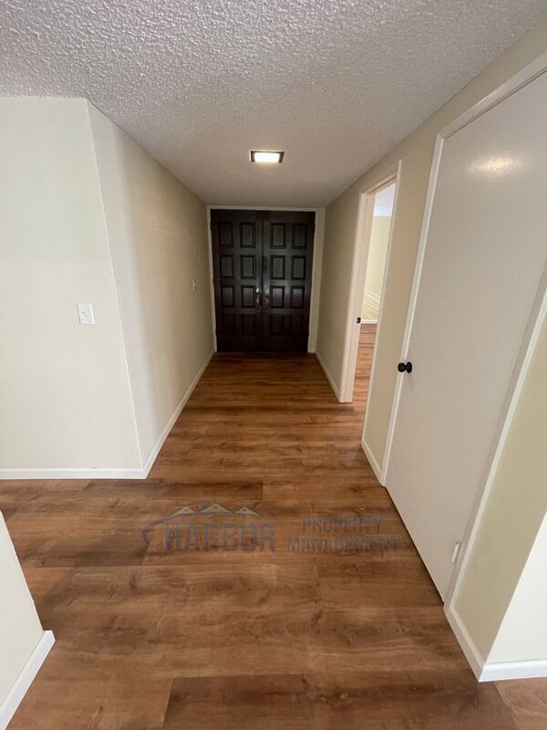 Building Photo - 6932 Willowtree Dr