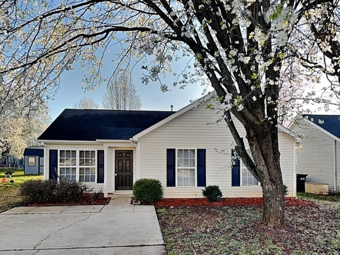 Primary Photo - Bright & Easy-Living Home with Vaulted Cei...