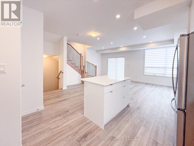 Photo du bâtiment - 16 Lytham Grn Cir