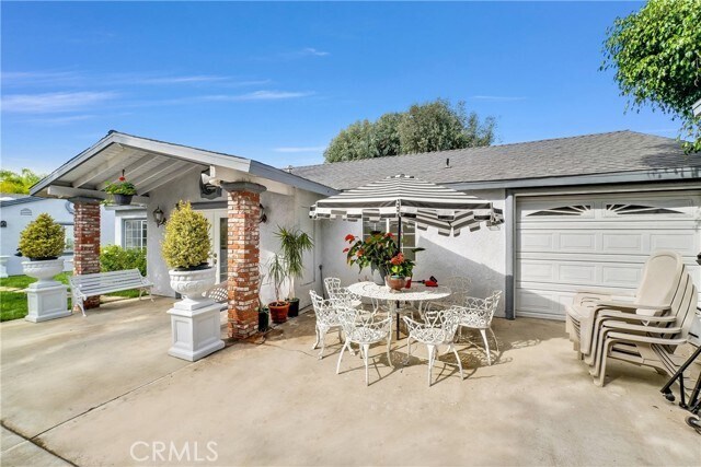 Building Photo - 490 Traverse Dr
