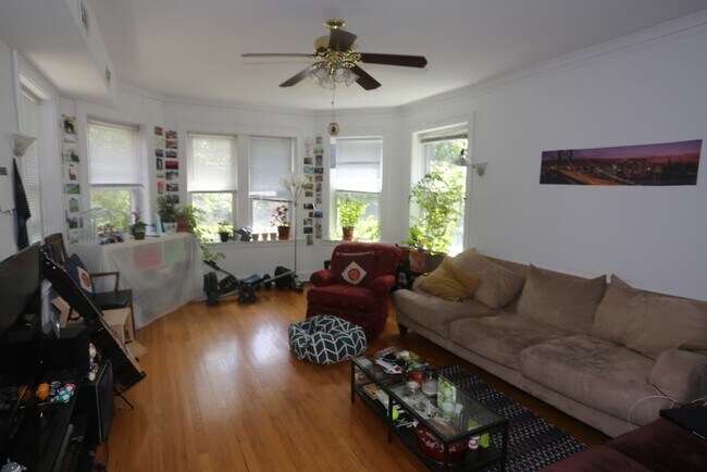 Foto del edificio - 1436 W Belle Plaine Ave