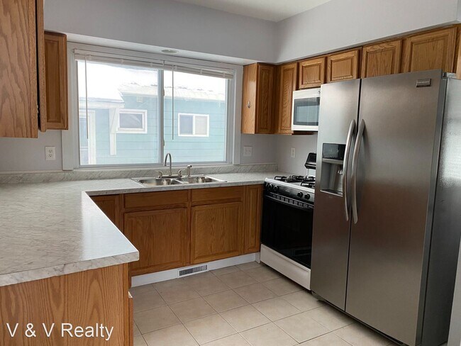 Foto del edificio - 3 br, 1.5 bath House - 127 Beechwood Ave
