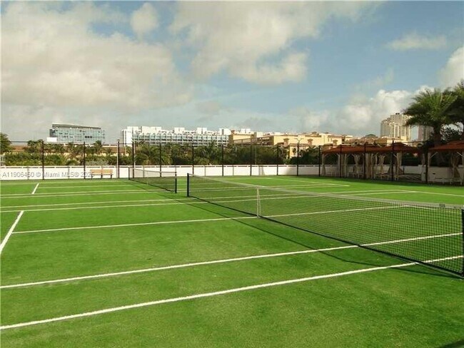 Foto del edificio - 2801 NE 183rd St