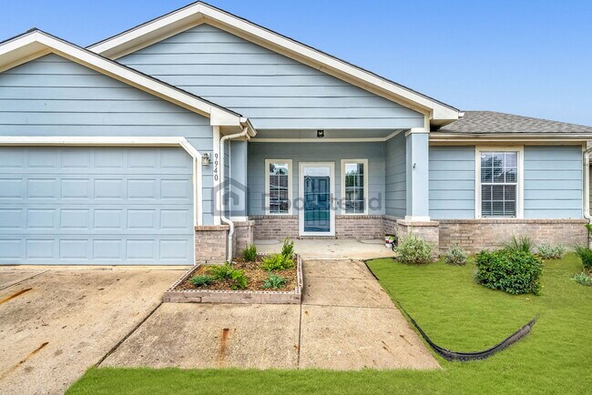 Building Photo - 9940 Thomas Jefferson Dr