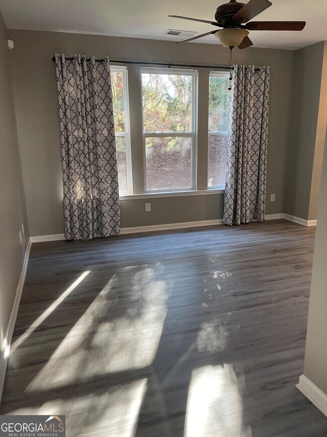 Foto del edificio - 331 Oakview Way