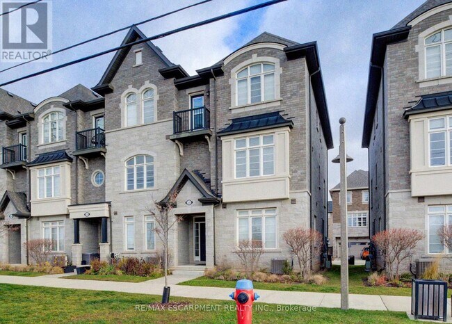 Building Photo - 2285 Khalsa Gate