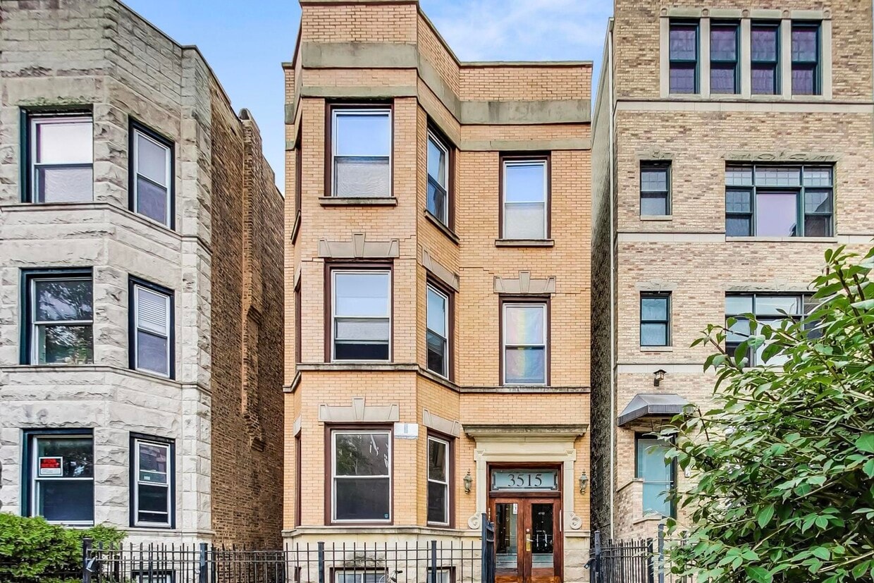 Primary Photo - 3515 N Wilton Ave